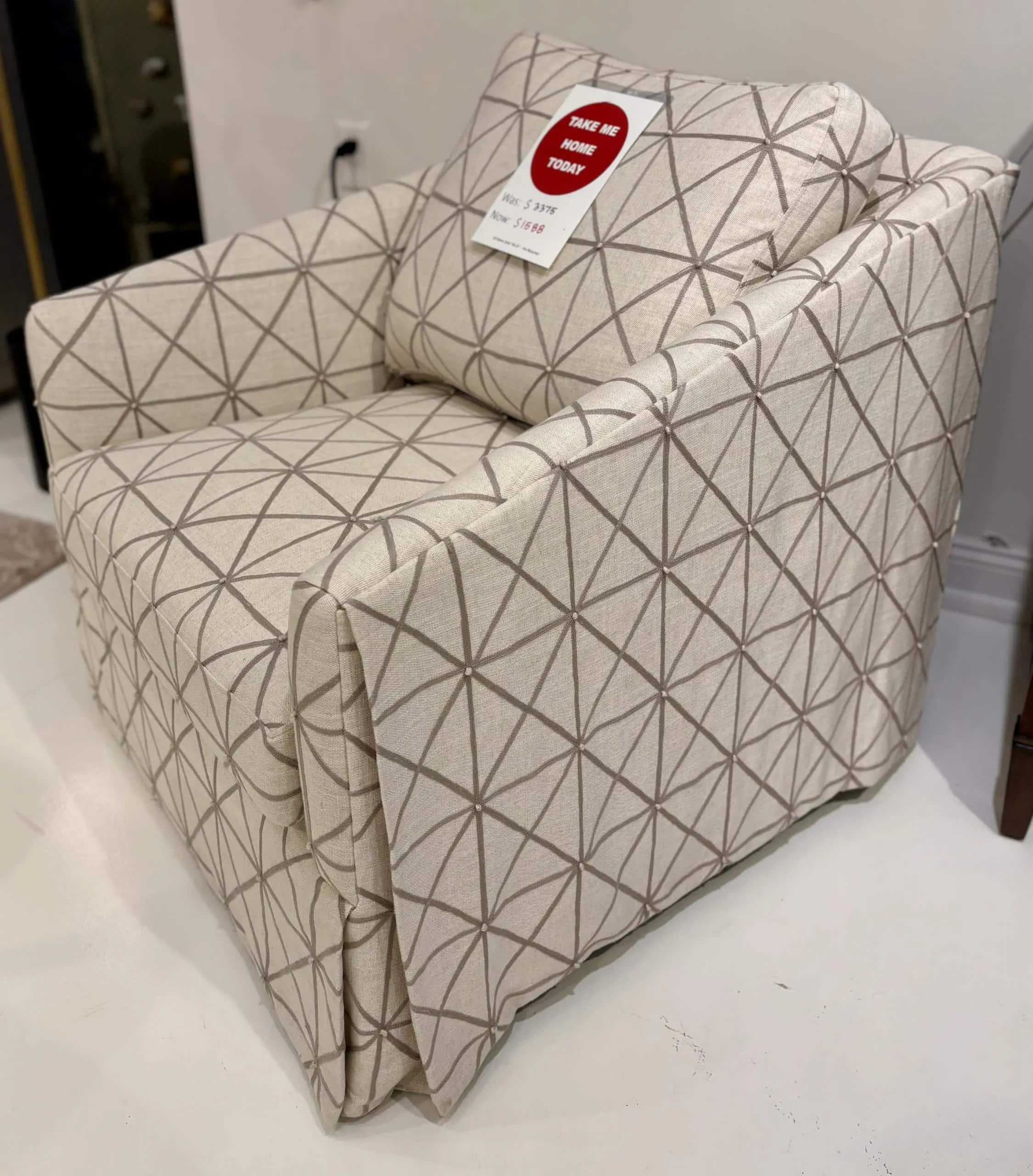 Caracole UPH-019-031-CC Casual Affair Chair