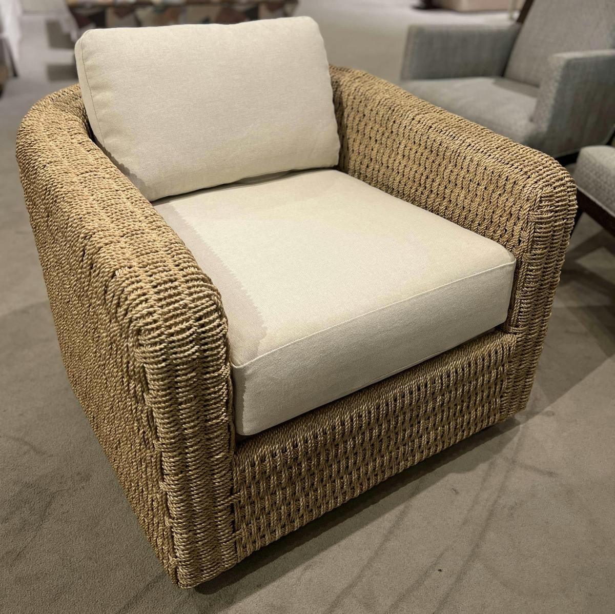 Century CT6015/20 Bottega Swivel Chair Century CT6015/20 Bottega Swivel Chair