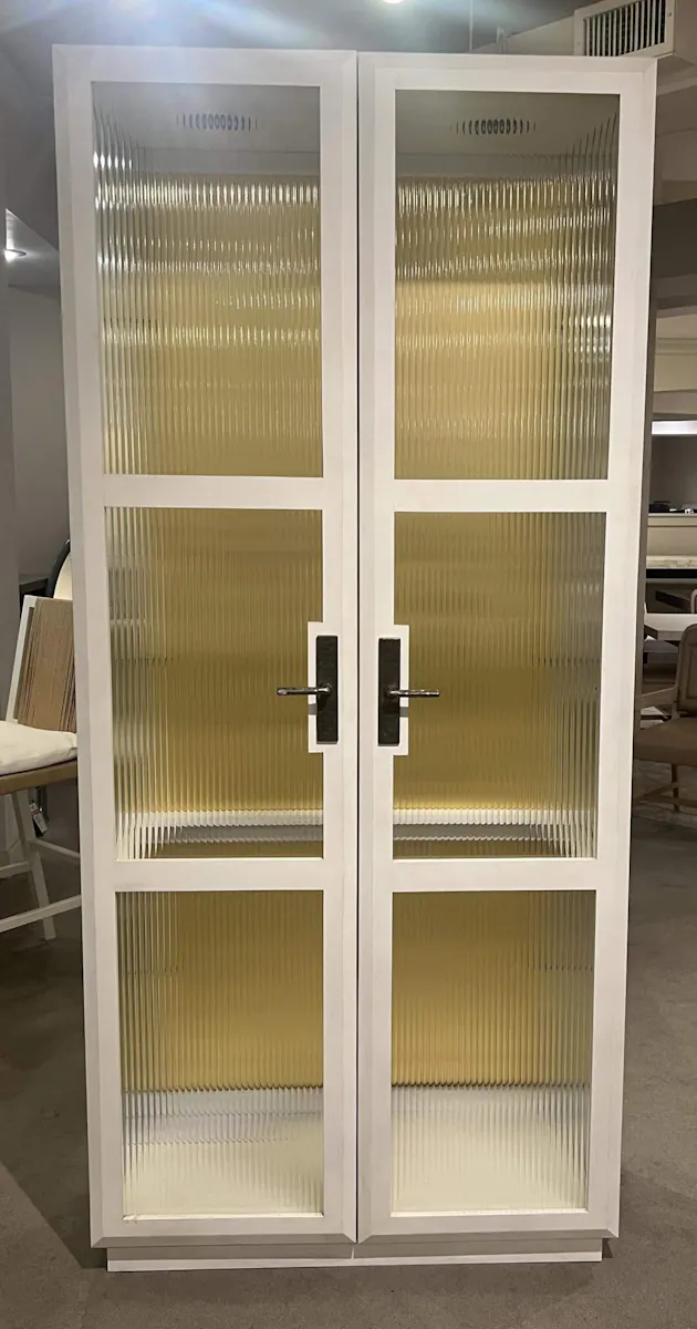 Century C89-775/20 Calore Display Cabinet Century C89-775/20 Calore Display Cabinet