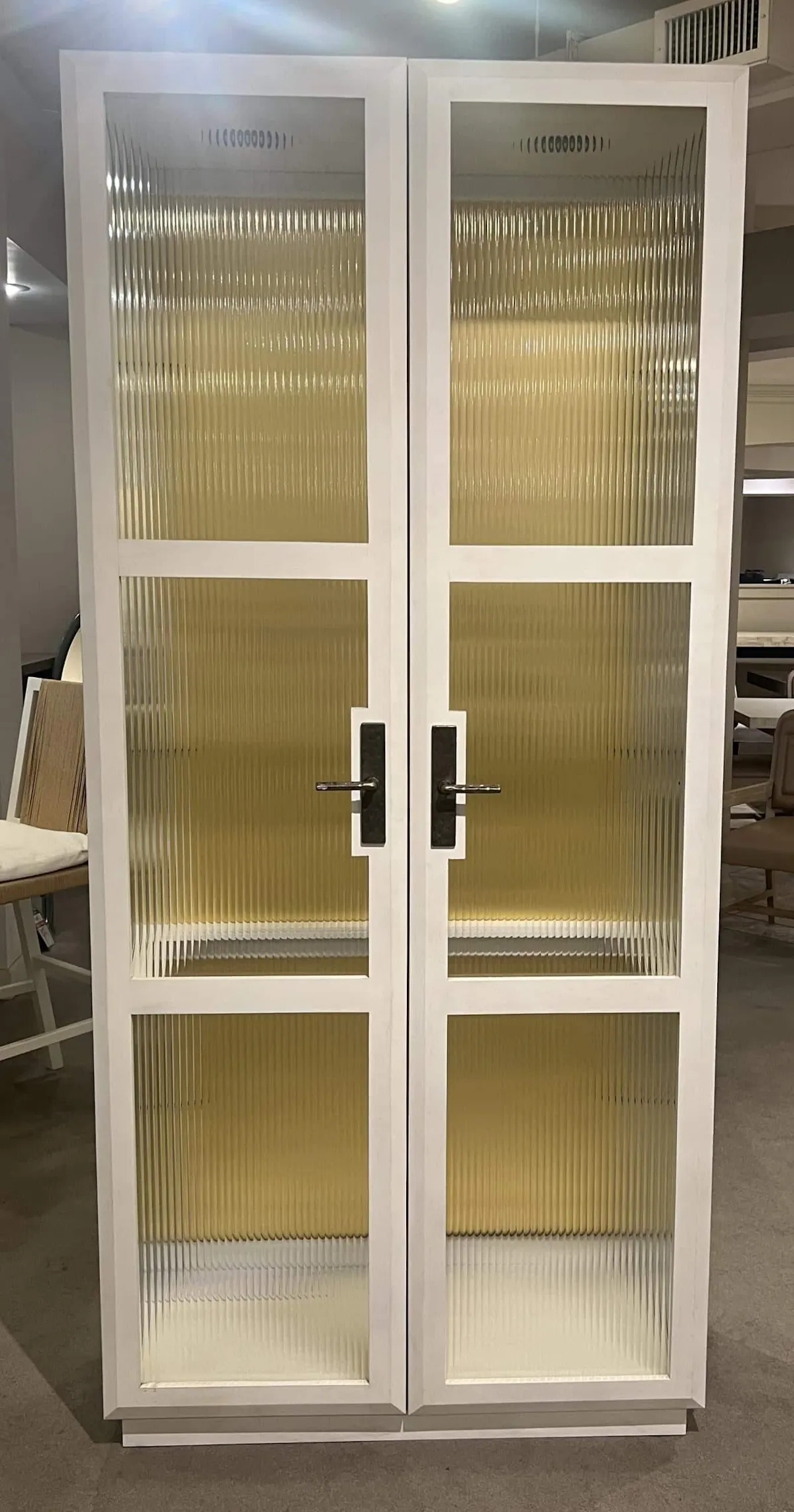Century C89-775/20 Calore Display Cabinet Century C89-775/20 Calore Display Cabinet