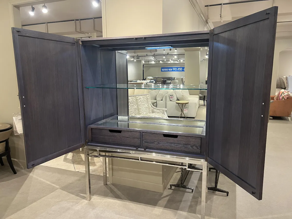 Century 699-463/10 Ming Bar Cabinet Century 699-463/10 Ming Bar Cabinet