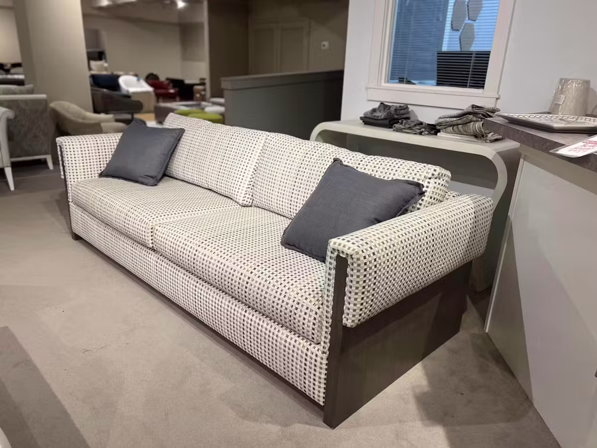 Century LTD5308-2/70 Woodbury Sofa Century LTD5308-2/70 Woodbury Sofa