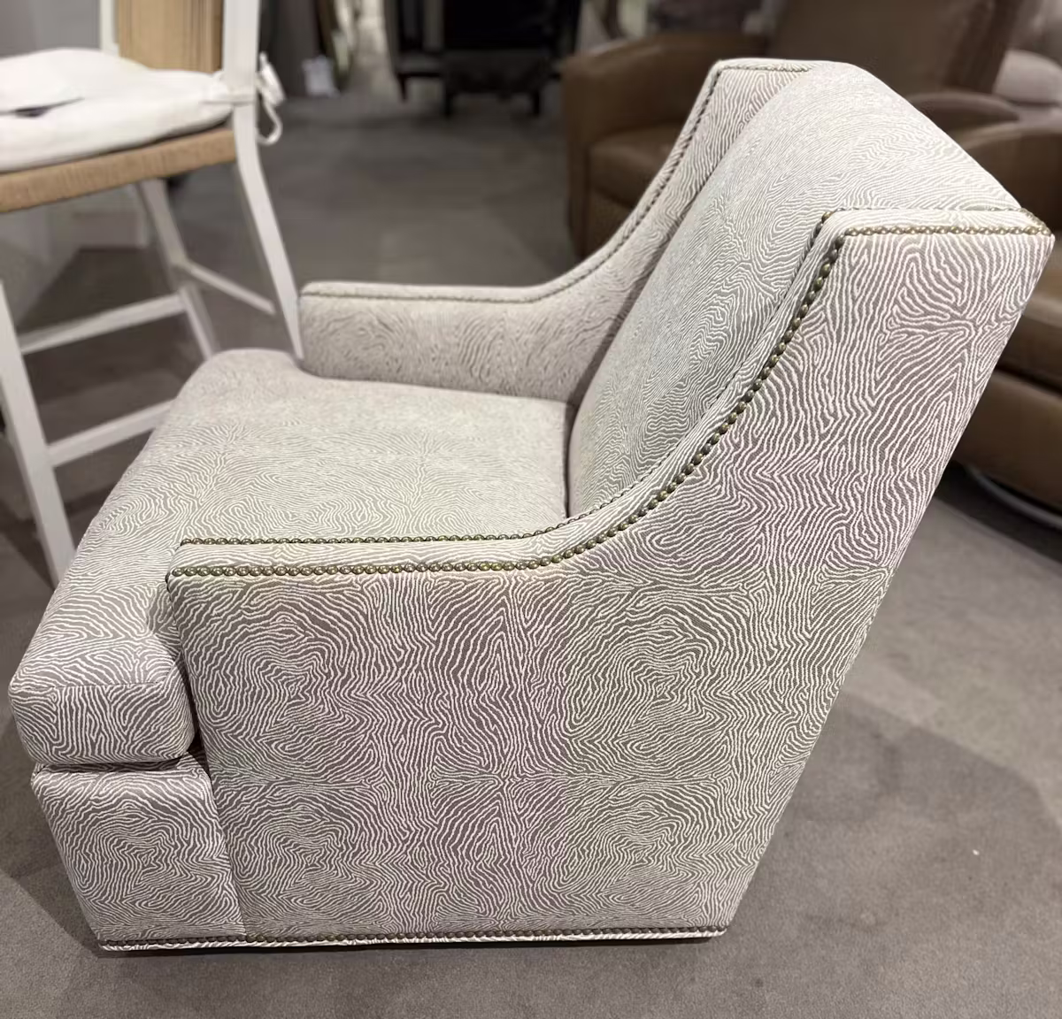 Jessica Charles 5625-S/10856 Crosby Swivel Chair Jessica Charles 5625-S/10856 Crosby Swivel Chair