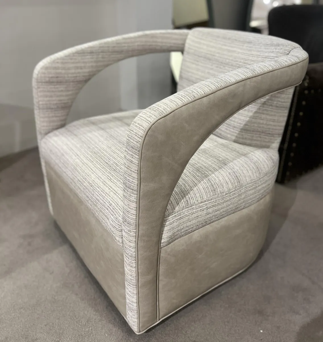 Jessica Charles 5233-S/10851 Carmela Swivel Chair Jessica Charles 5233-S/10851 Carmela Swivel Chair