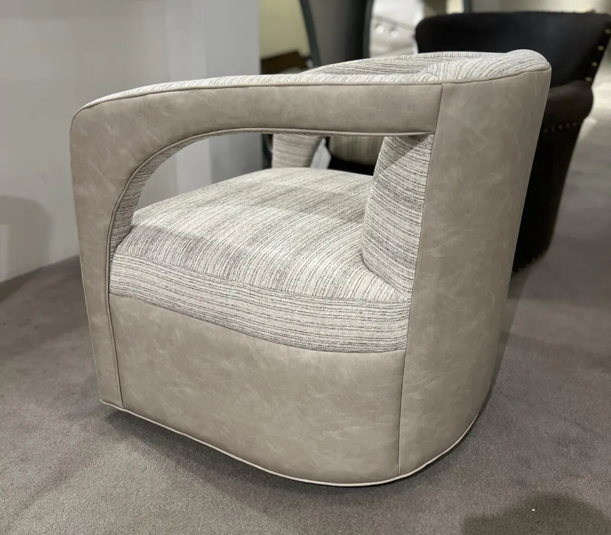Jessica Charles 5233-S/10851 Carmela Swivel Chair Jessica Charles 5233-S/10851 Carmela Swivel Chair