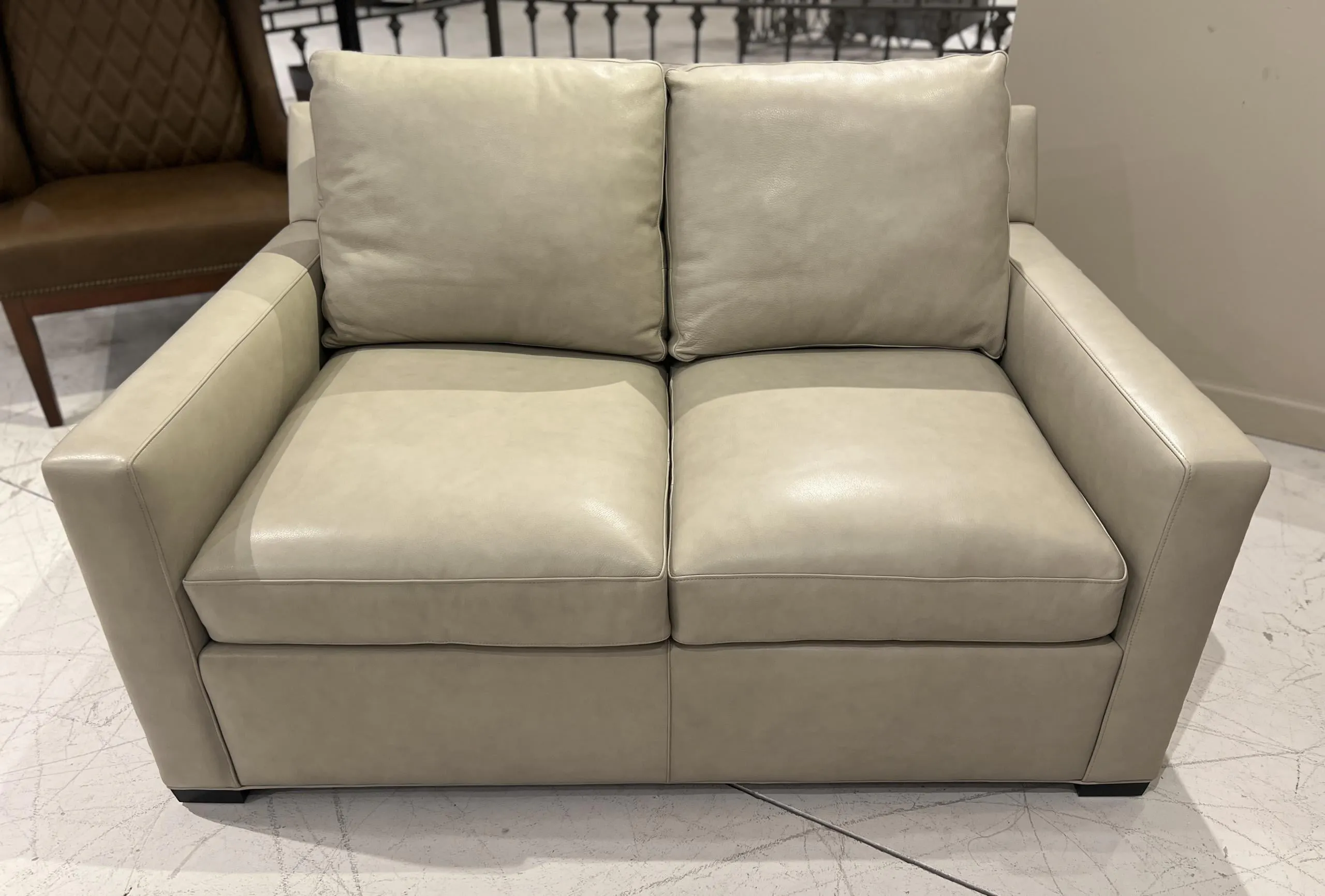 Hancock and Moore E6869-2-BIS/1408 Lawson Loveseat at Factory Outlets by Hickory Park
