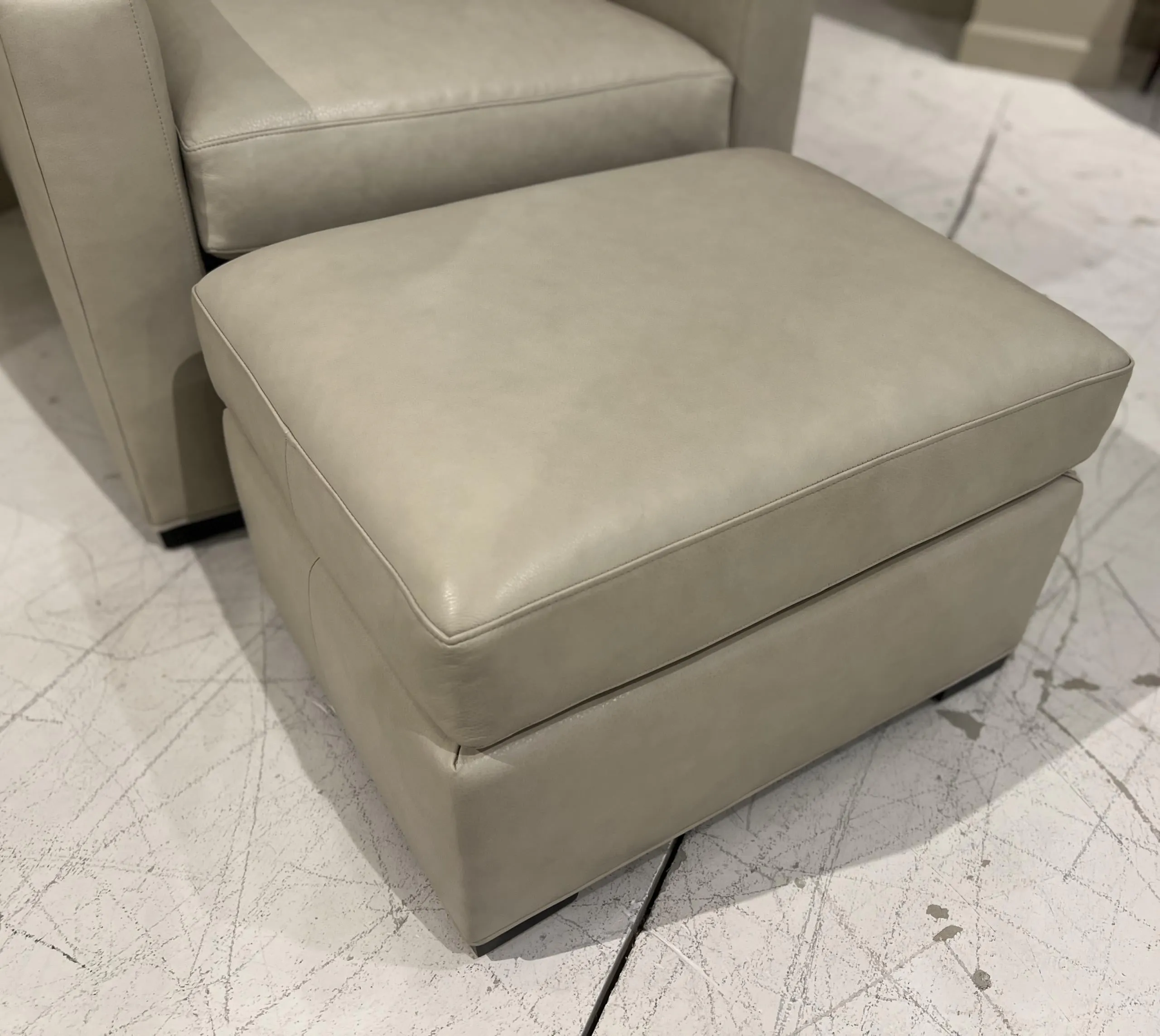 Hancock and Moore E6869-O-BIS/1410 Lawson Ottoman at Factory Outlets by Hickory Park