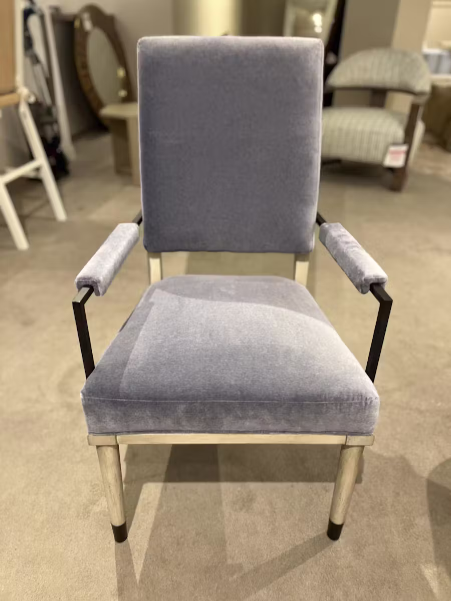 Hickory Chair HC7223-01/230 Aldrick Arm Chair Hickory Chair HC7223-01/230 Aldrick Arm Chair
