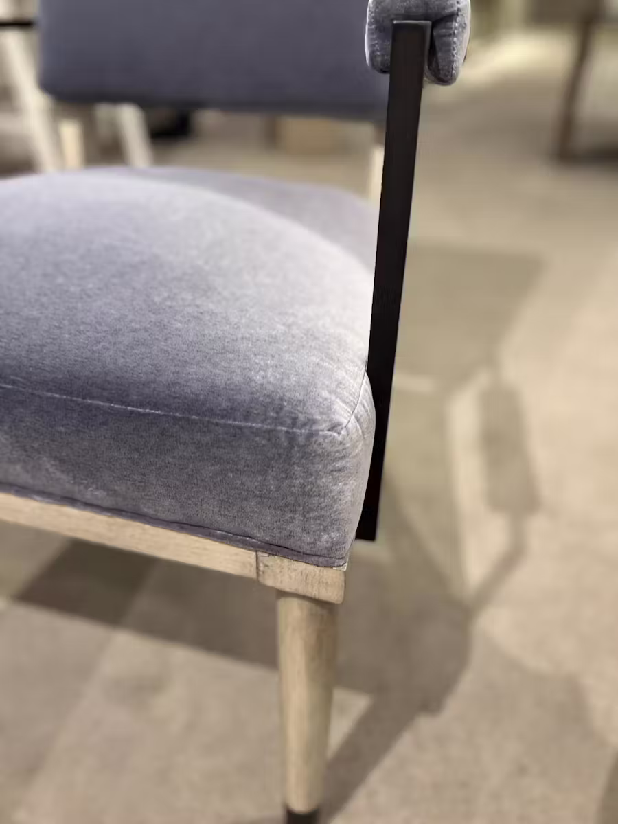 Hickory Chair HC7223-01/230 Aldrick Arm Chair Hickory Chair HC7223-01/230 Aldrick Arm Chair