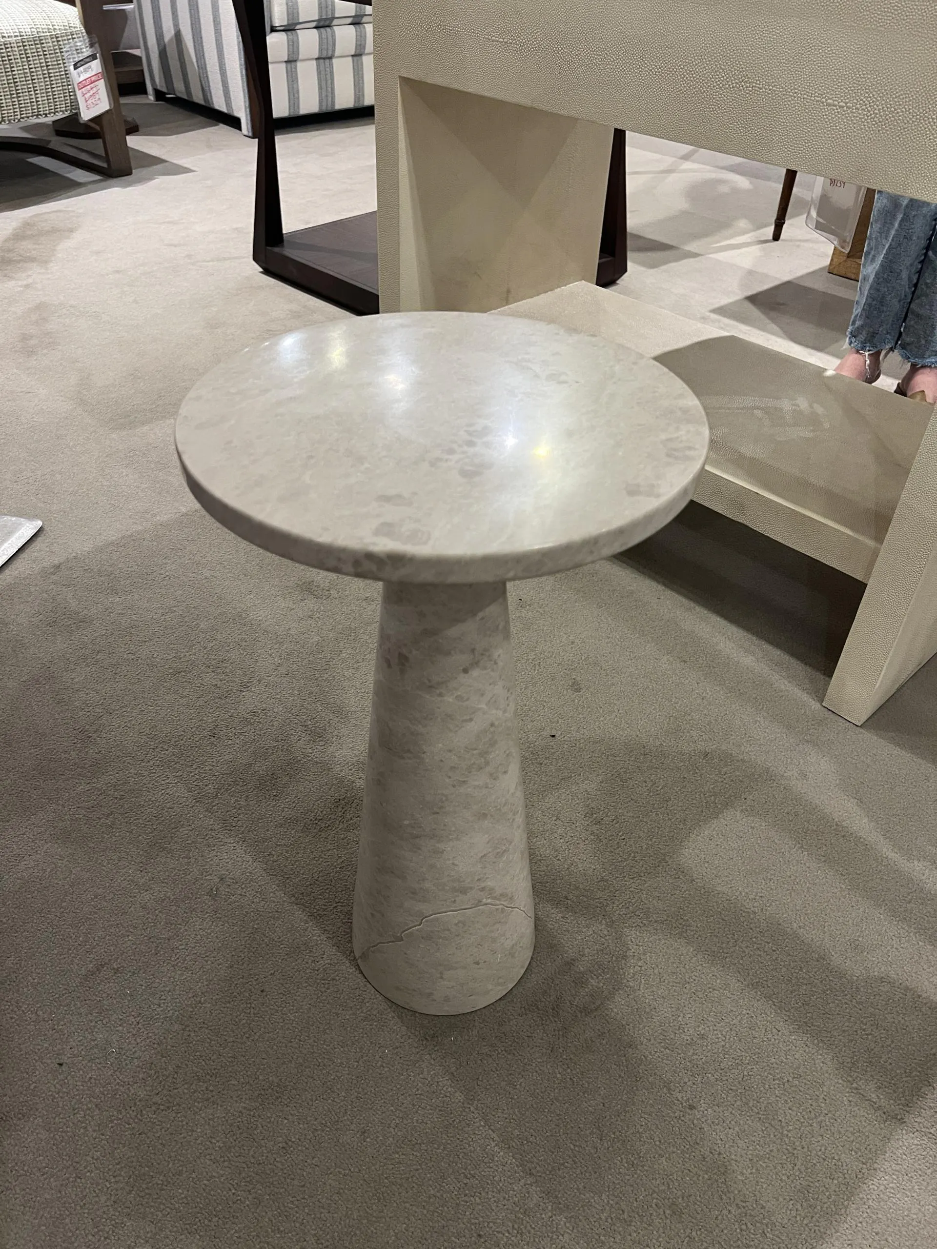 Century TSA-623-V1/50 Pontchartrain Accent Table