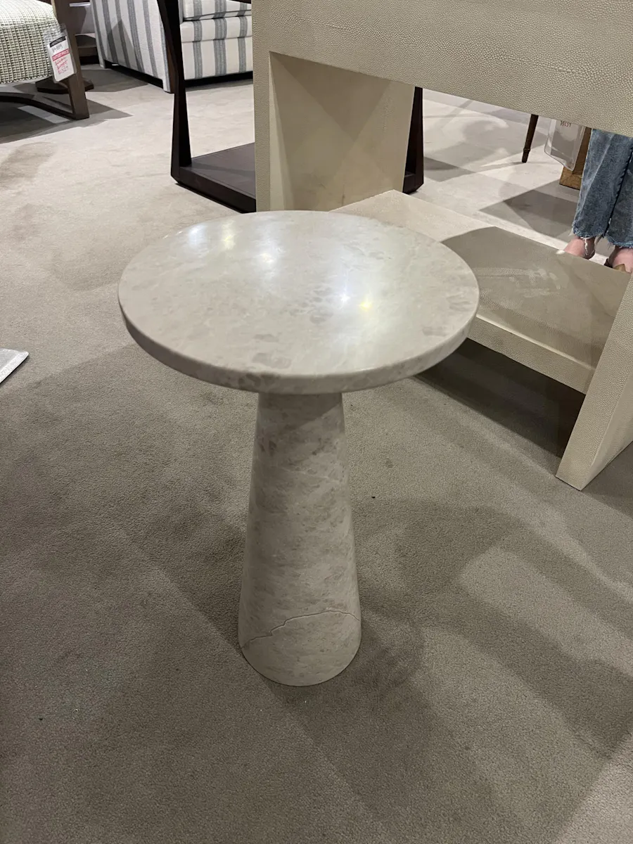 Century TSA-623-V1/50 Pontchartrain Accent Table Century TSA-623-V1/50 Pontchartrain Accent Table