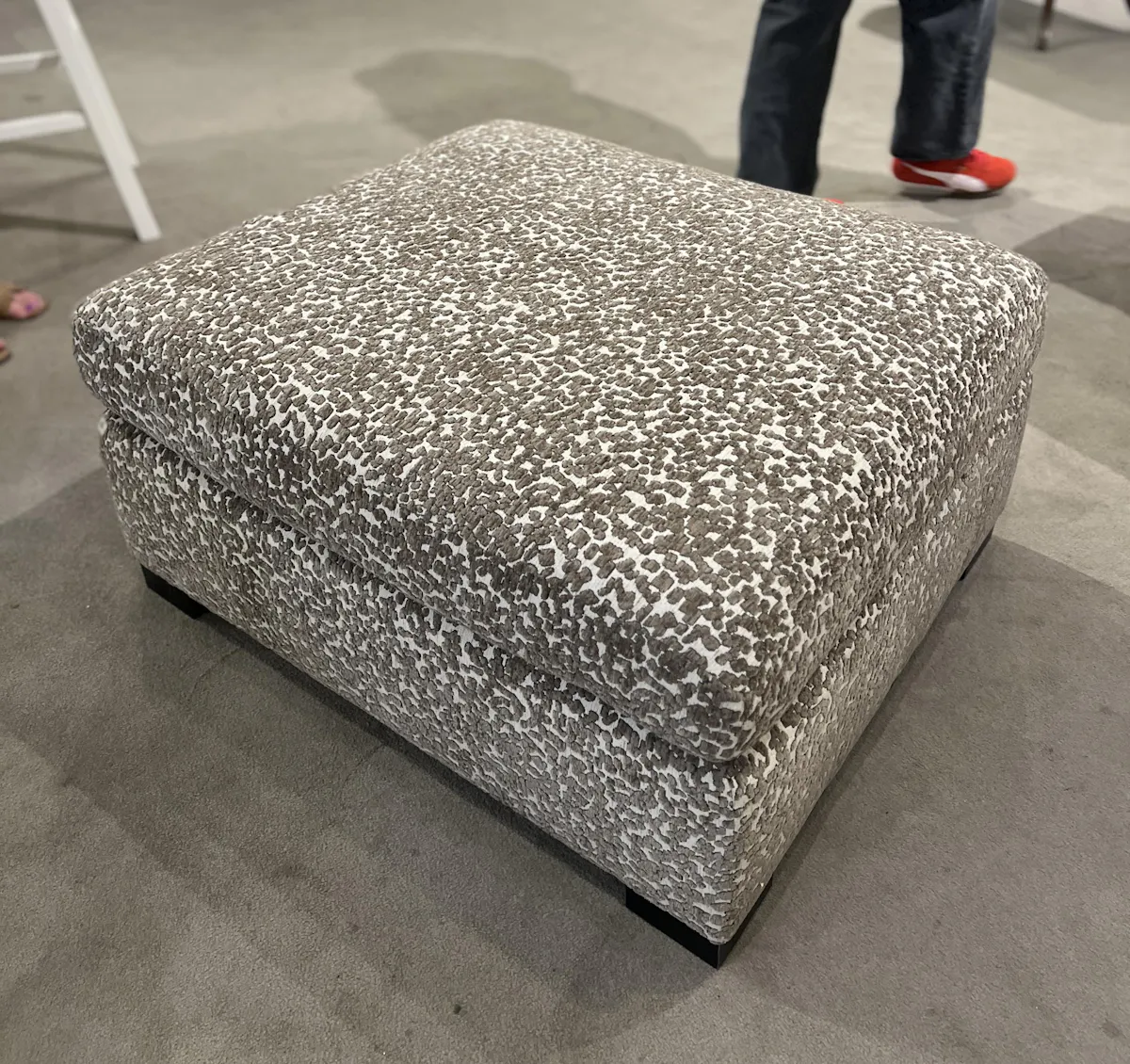 Century LTD7100-12/250 Great Room Ottoman Century LTD7100-12/250 Great Room Ottoman