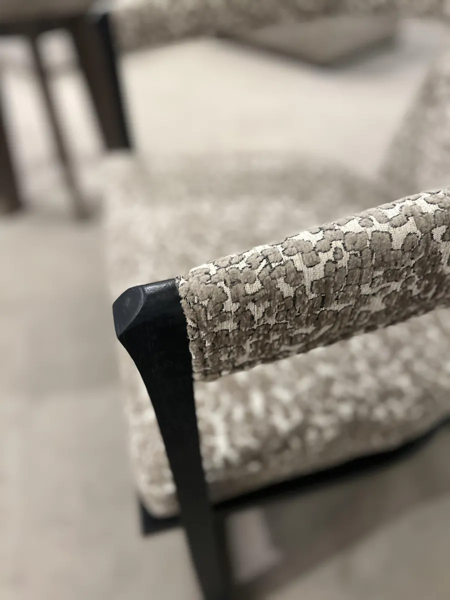 Century AE-3362/40 Sutton Hall Chair Century AE-3362/40 Sutton Hall Chair