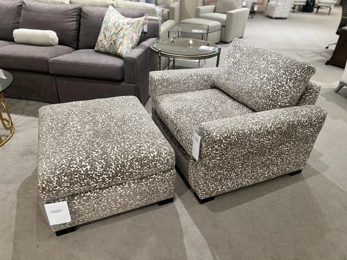Century LTD7100-12/250 Great Room Ottoman Century LTD7100-12/250 Great Room Ottoman