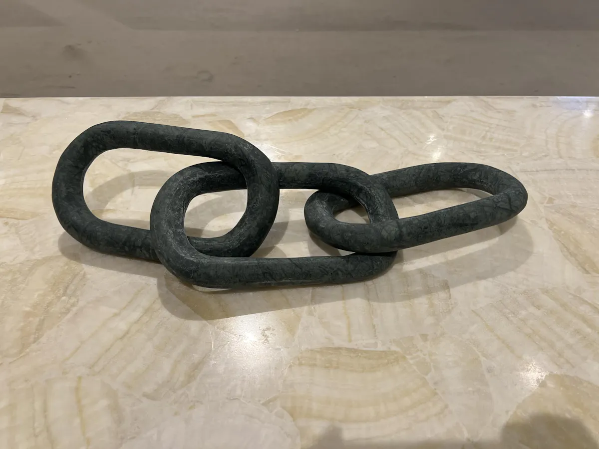 Century 8588-10/150 Green Chain Sculpture Century 8588-10/150 Green Chain Sculpture