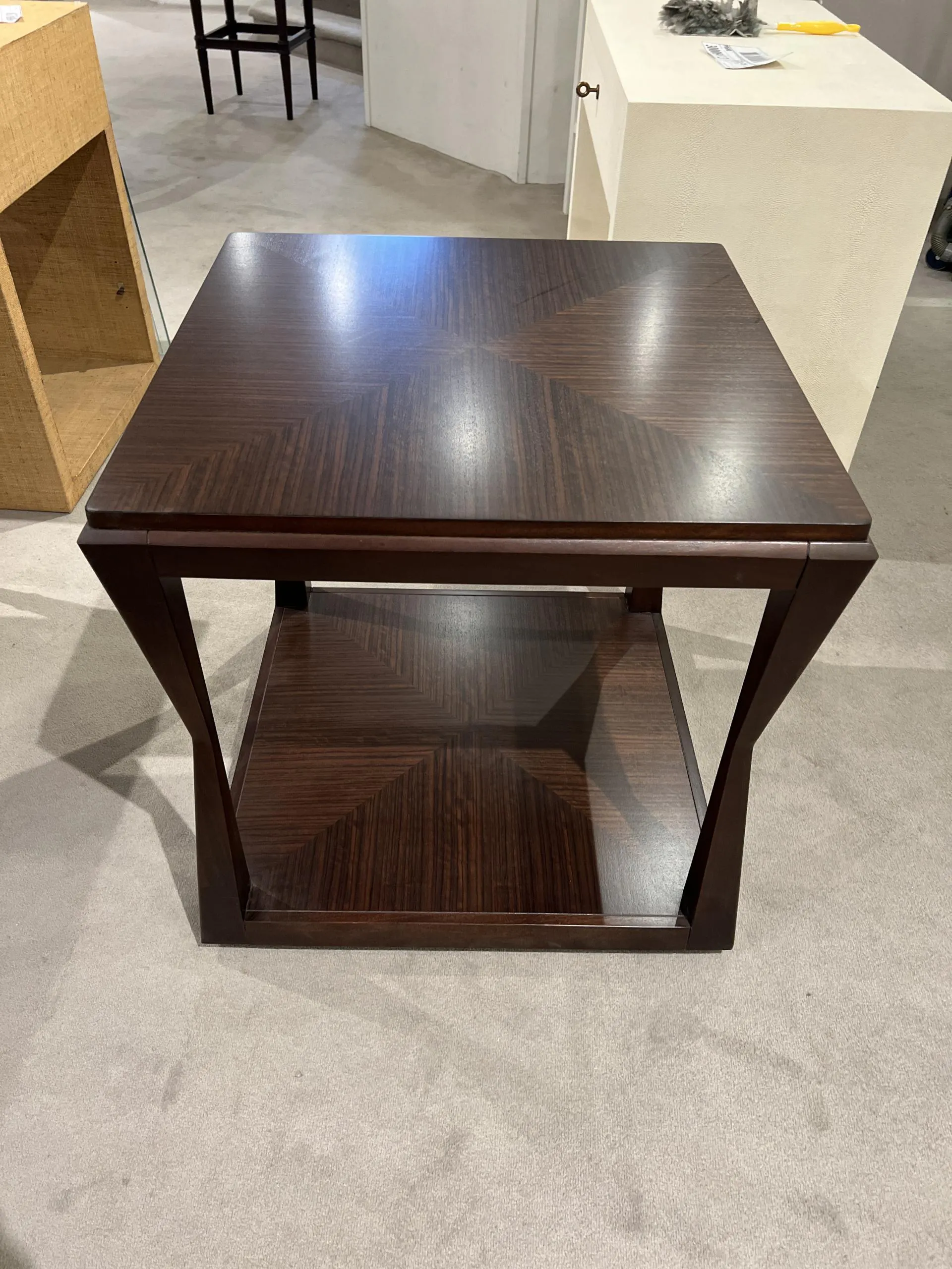Century 419-623/110 Decoeur Chairside Table