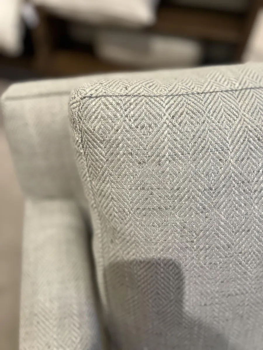 Century SIG2125-6/170 Cass Chair Century SIG2125-6/170 Cass Chair
