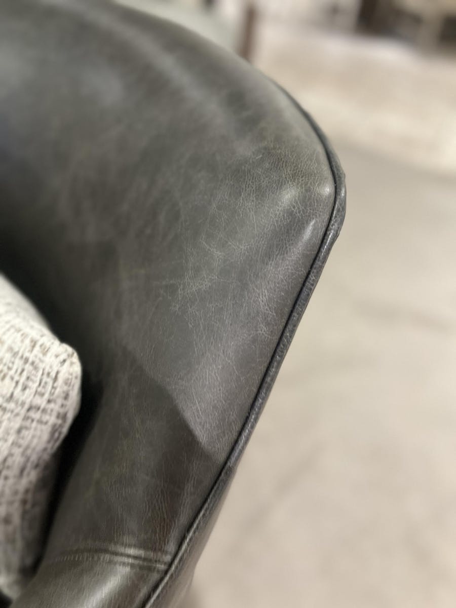 Century 11-2161S/170 Marsden Swivel Chair Century 11-2161S/170 Marsden Swivel Chair