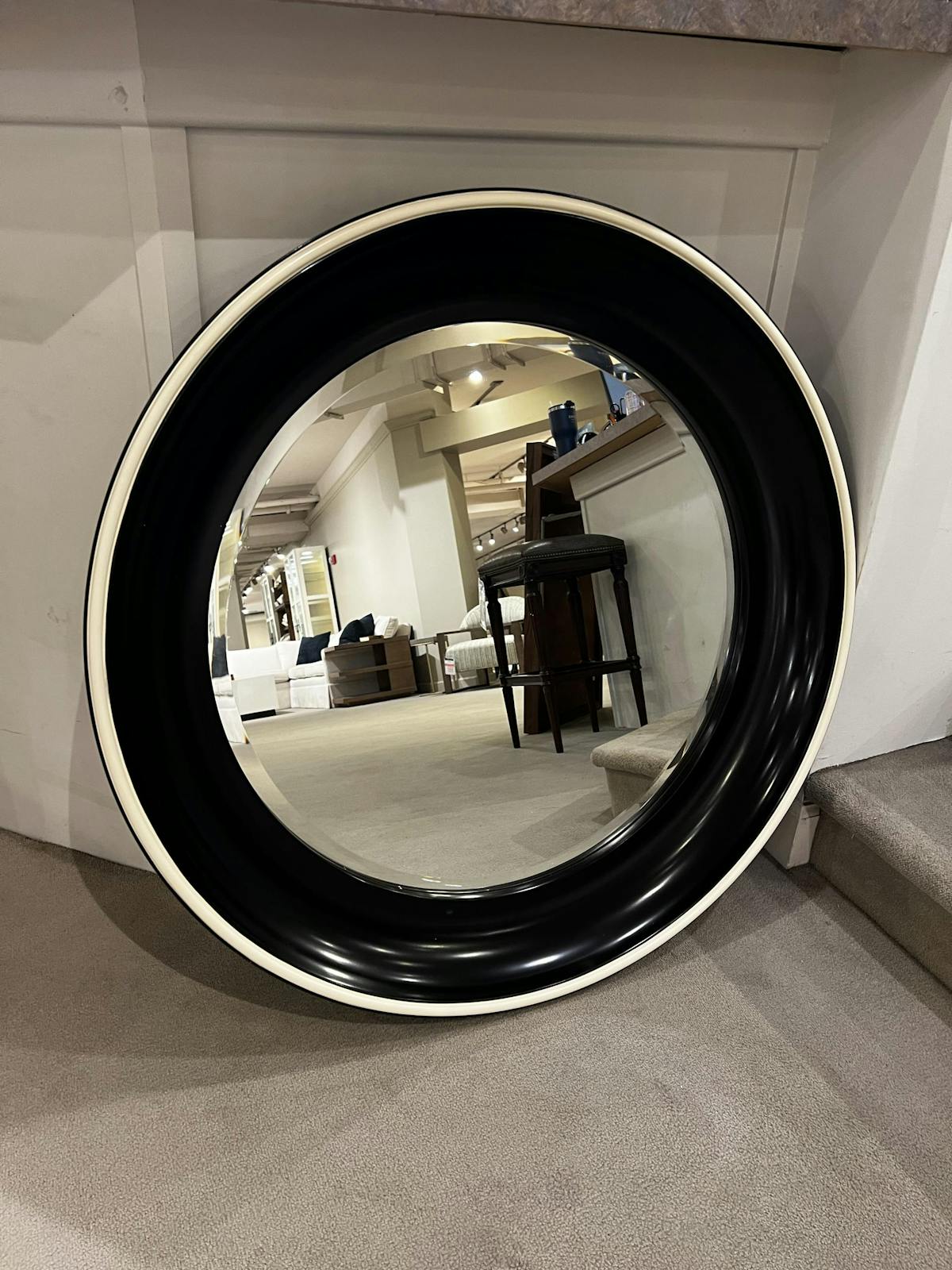 Hickory Chair HCP9099-10 Picard Round Mirror Hickory Chair HCP9099-10 Picard Round Mirror