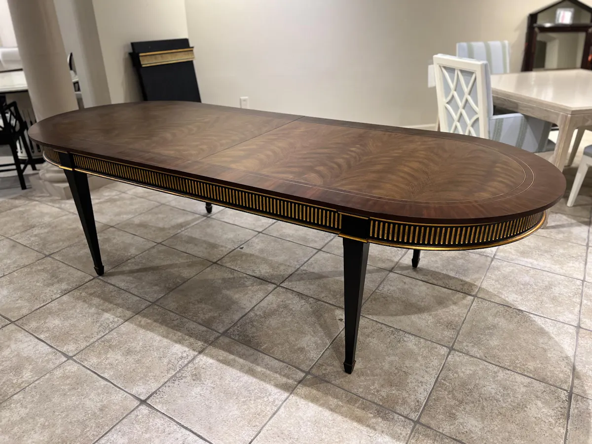 Century MN5445/100 Barrington Dining Table Century MN5445/100 Barrington Dining Table