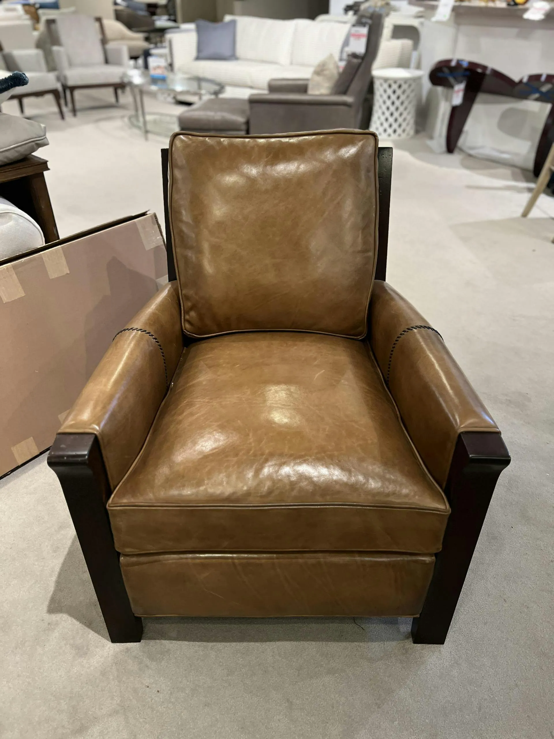 Hancock and Moore 6894-1/00507 Bernalillo Lounge Chair