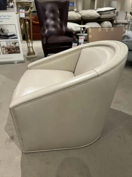 Hancock and Moore 6590-S/01017 Ozzy Swivel Chair Hancock and Moore 6590-S/01017 Ozzy Swivel Chair
