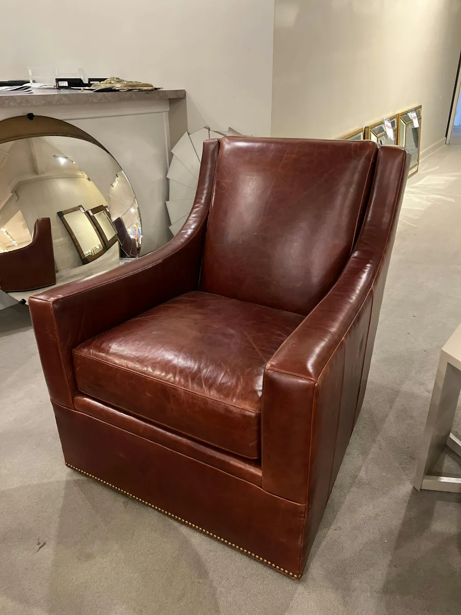 Hnacock and Moore 6643-S/01168 Ridgley Swivel Chair Hnacock and Moore 6643-S/01168 Ridgley Swivel Chair