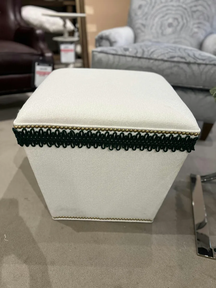 Jessica Charles 8906/10308 Kiki Ottoman Jessica Charles 8906/10308 Kiki Ottoman