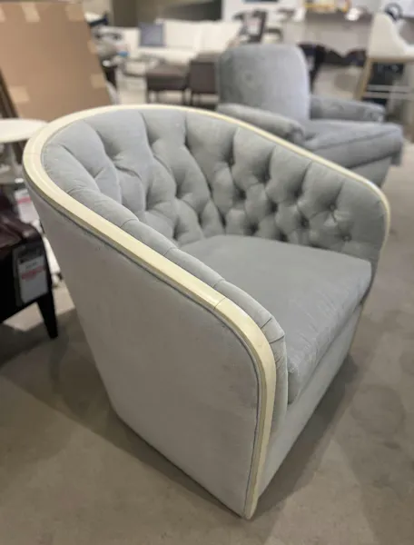 Hancock and Moore 6618-S/00415 Sybil Tufted Swivel Chair Hancock and Moore 6618-S/00415 Sybil Tufted Swivel Chair