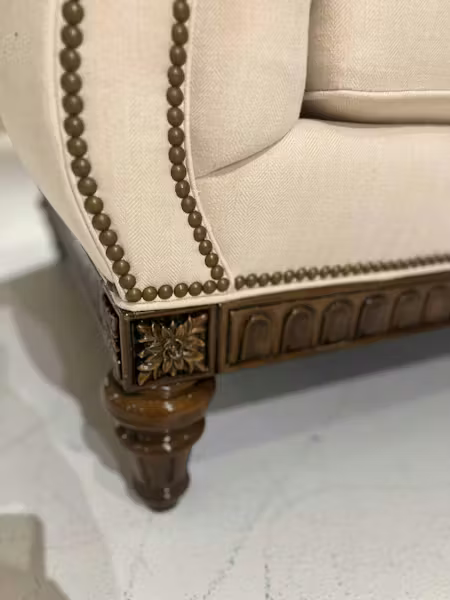 Hancock and Moore 1744/00338 Chancellor Tufted Sofa Hancock and Moore 1744/00338 Chancellor Tufted Sofa