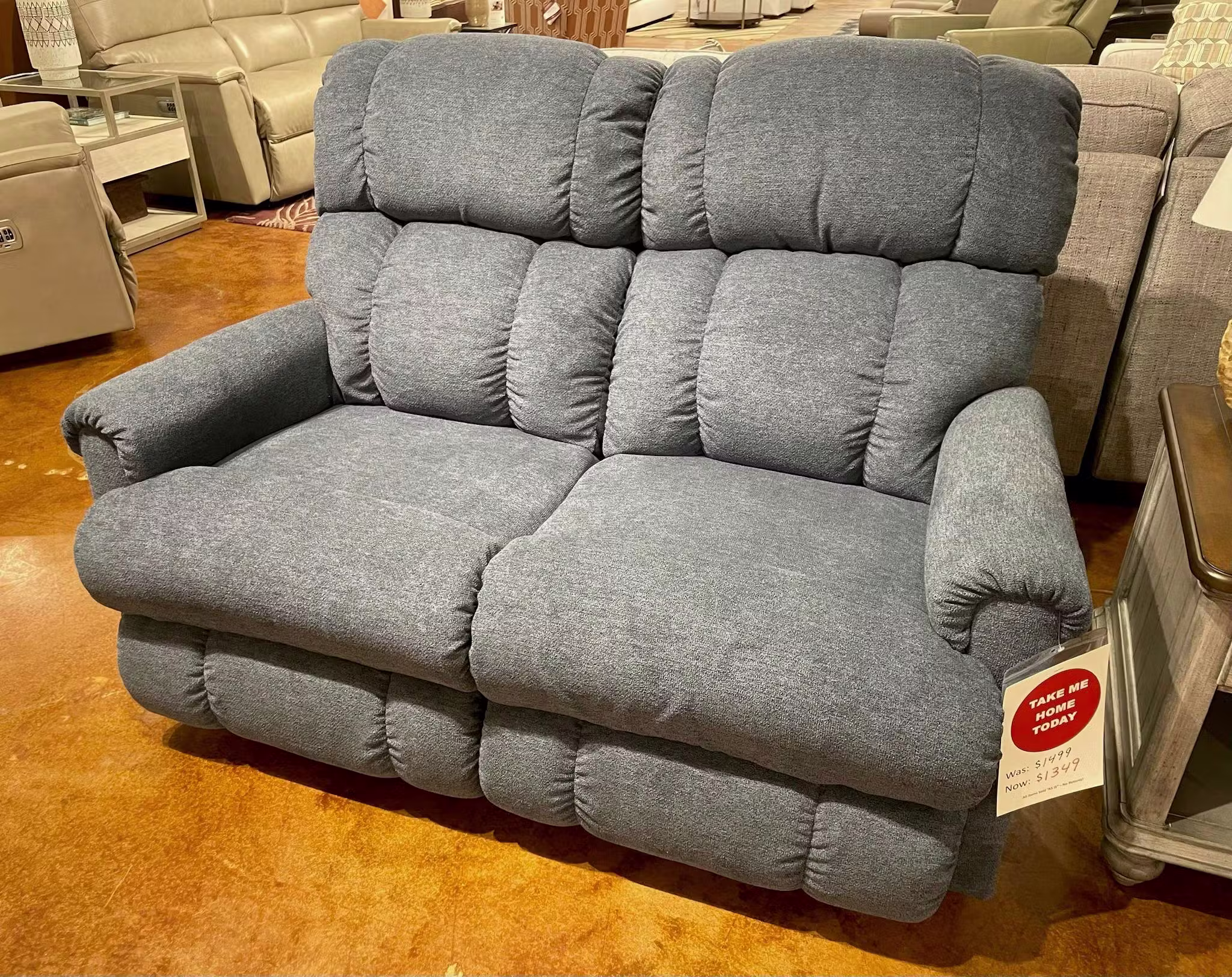 La-Z-Boy 320-512 Pinnacle Loveseat