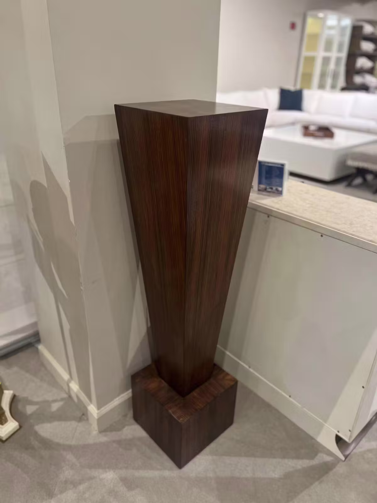 Maitland-Smith 8104-23/20 Phinthly Pedestal Maitland-Smith 8104-23/20 Phinthly Pedestal
