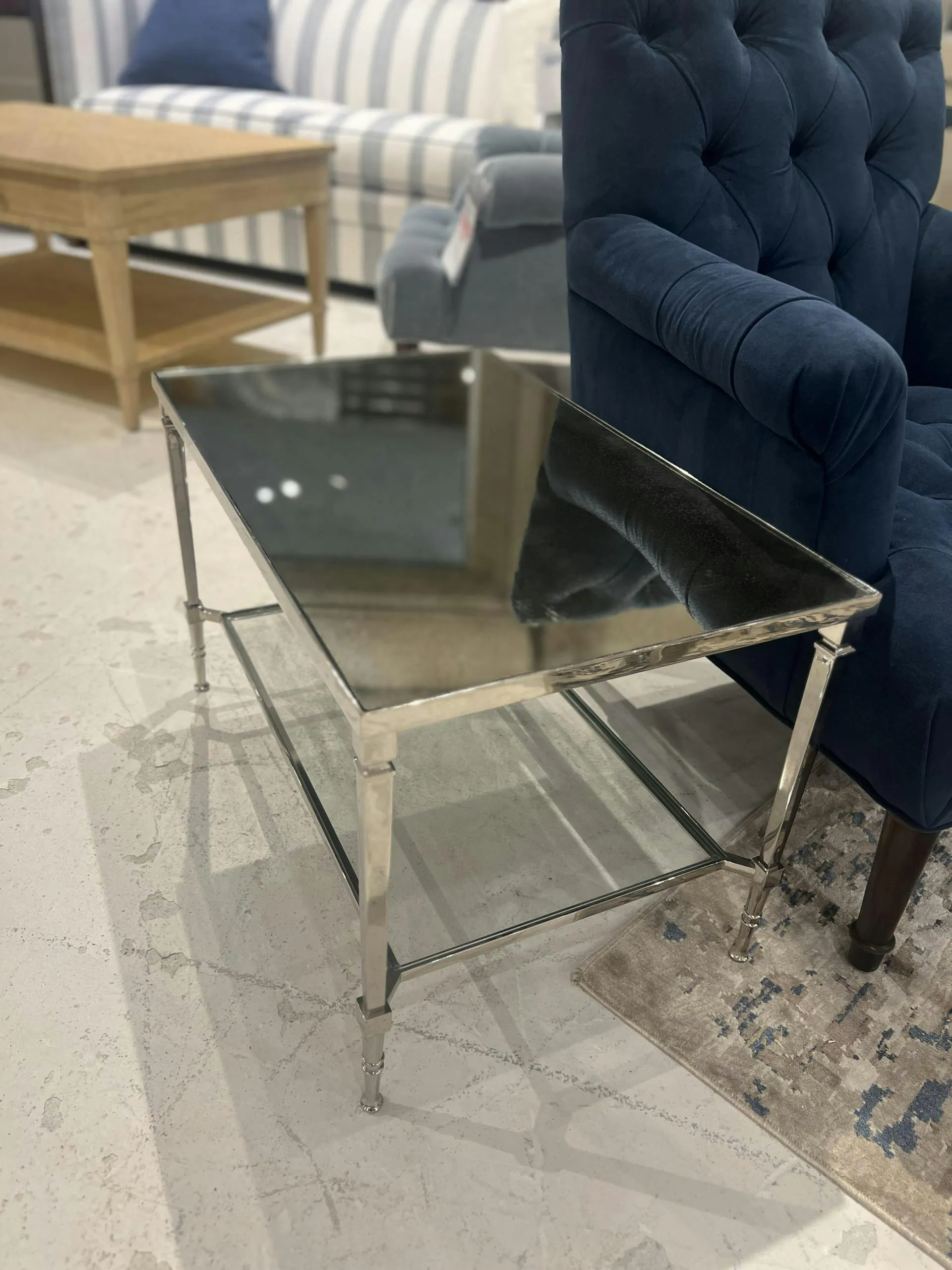 Century SF6246S/370 Small Bunching Cocktail Table