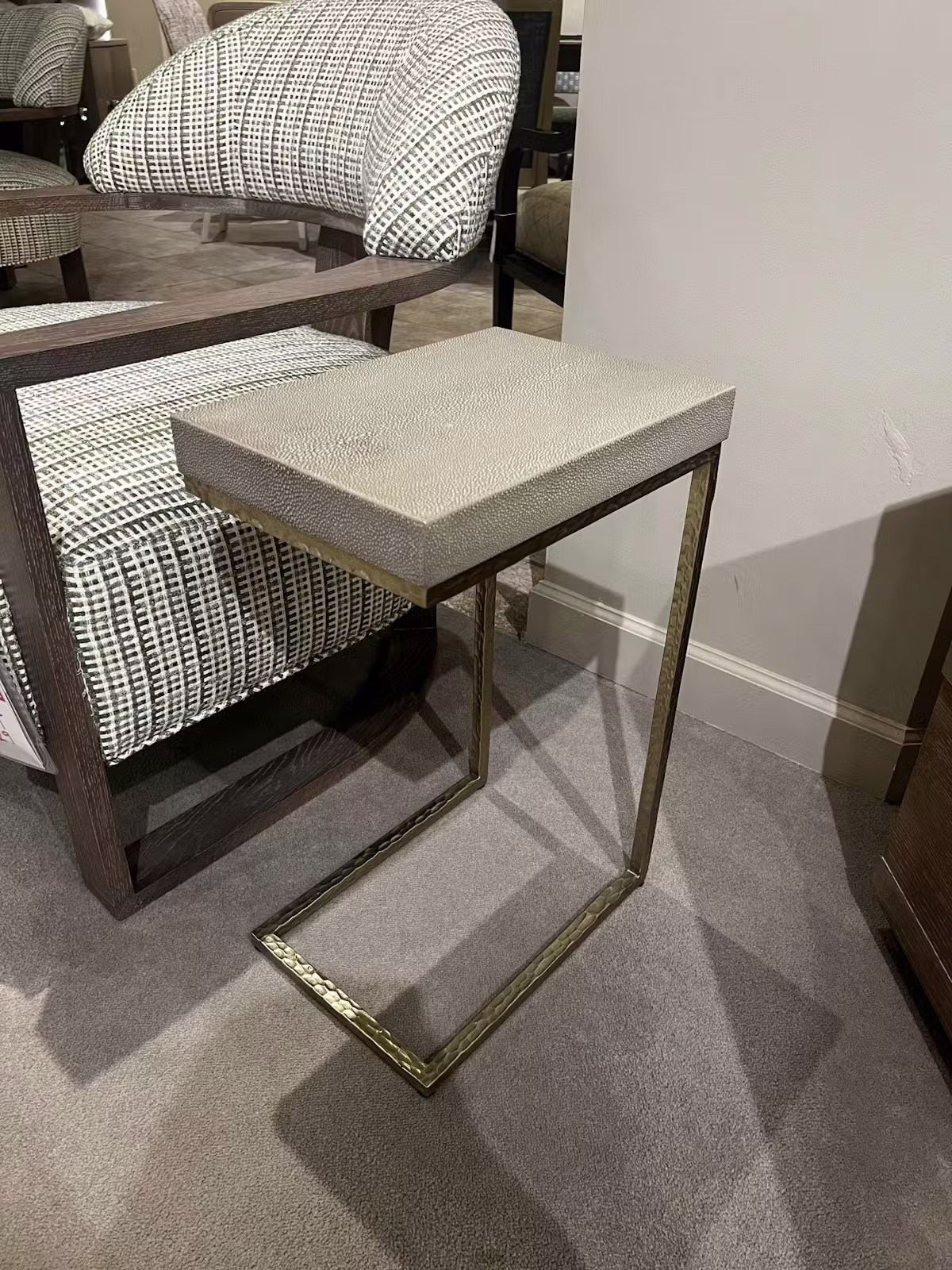 Century MN5811/150 Laurent Accent Table Century MN5811/150 Laurent Accent Table