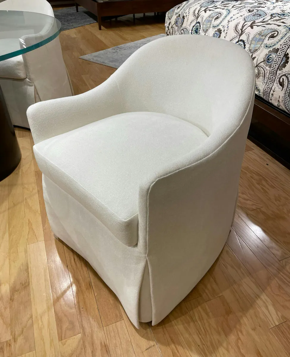 Hickory Chair HC3040-60-70 Ray Dining Table and Chairs Hickory Chair HC3040-60-70 Ray Dining Table and Chairs