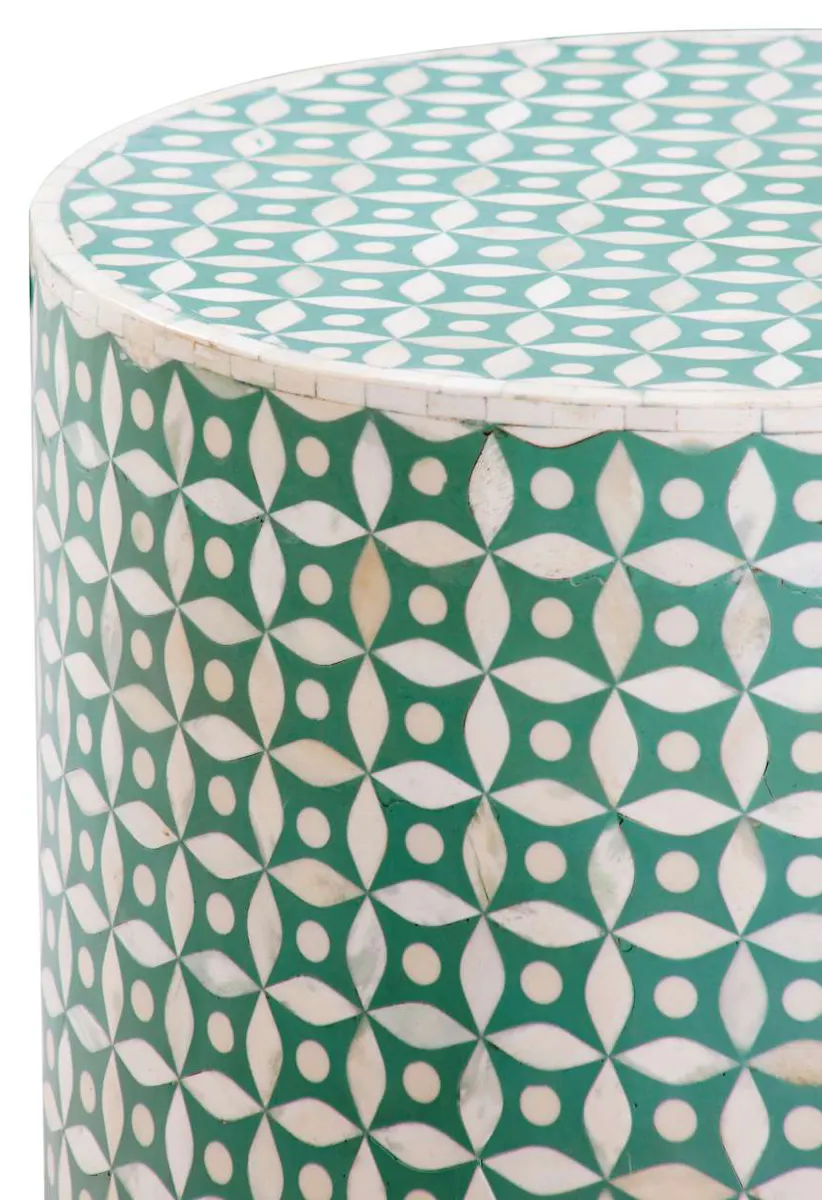 Basset Mirror Company 8850-LR-223 Finch Accent Table Basset Mirror Company 8850-LR-223 Finch Accent Table