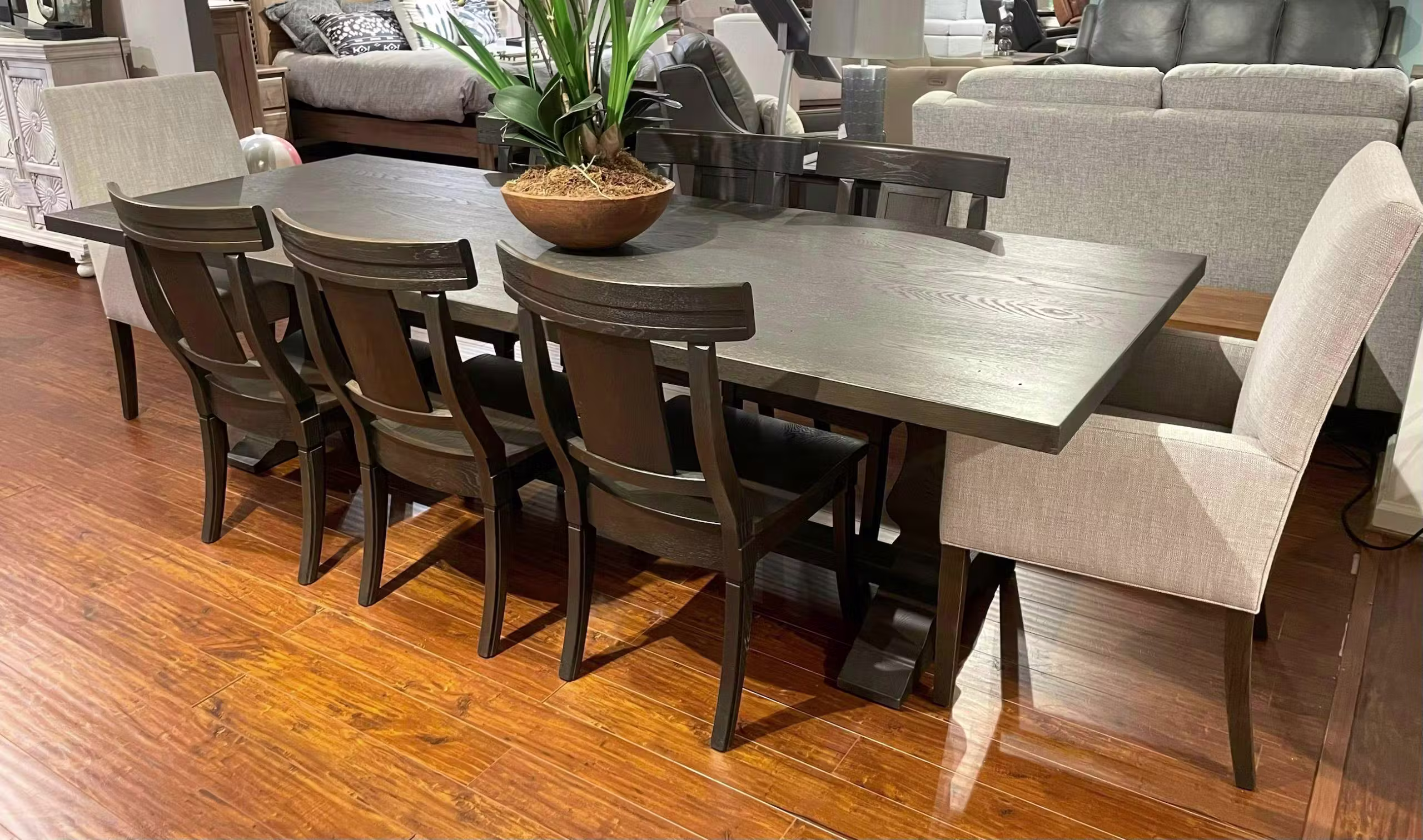 Bassett 4121-0842H Harvest Dining Table and Chairs