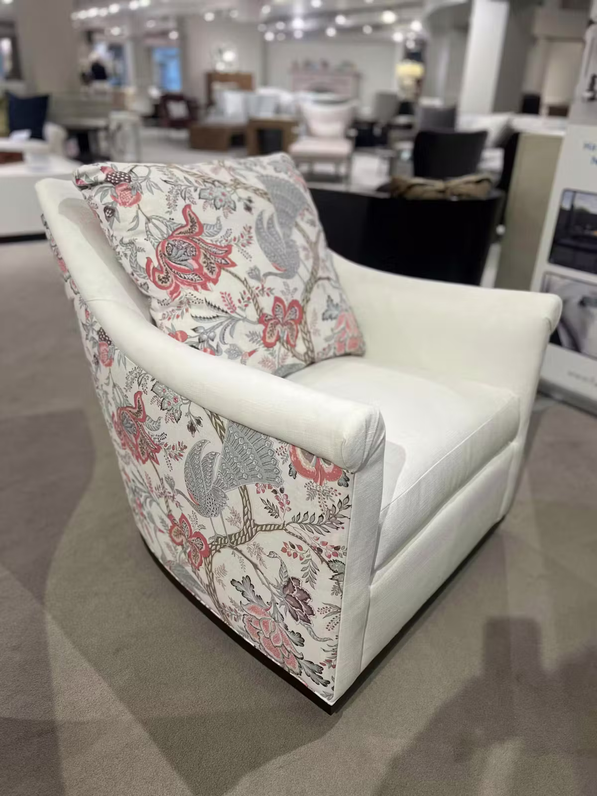 Hickory Chair HC9509-SW290 Jules Swivel Chair Hickory Chair HC9509-SW290 Jules Swivel Chair