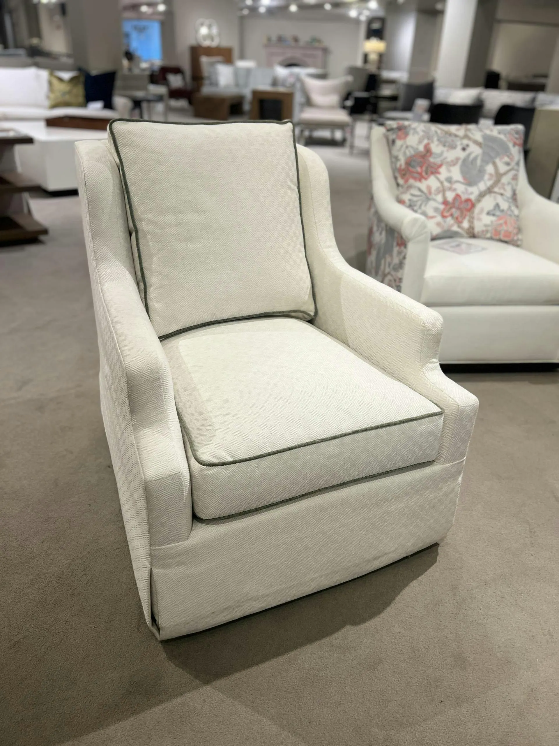 Hickory Chair PE6722-01/200 Harrison Swivel Chair at Factory Outlets by Hickory Park
