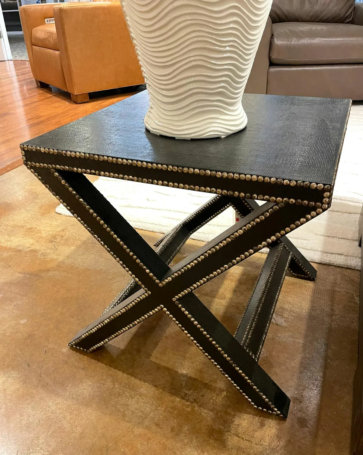 Century SF5261 Accent Table Century SF5261 Accent Table