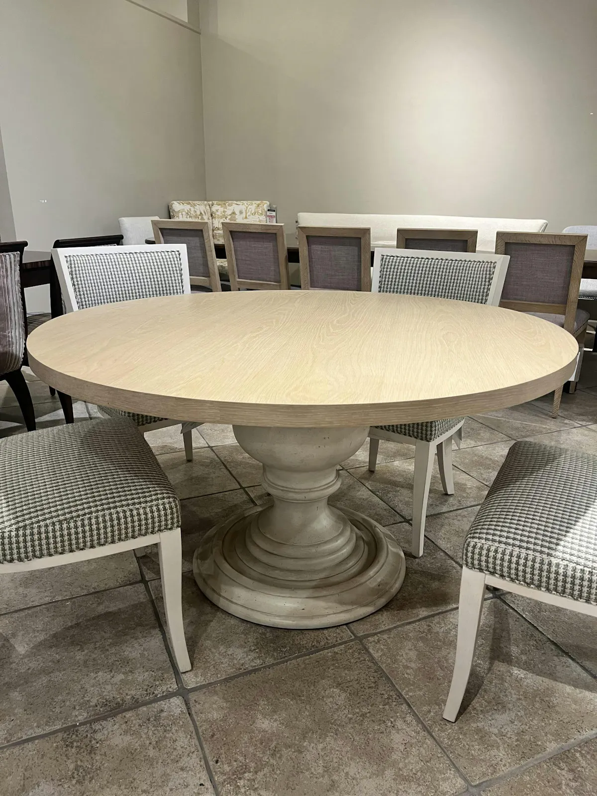 Century CR9-809BT Dining Table Century CR9-809BT Dining Table