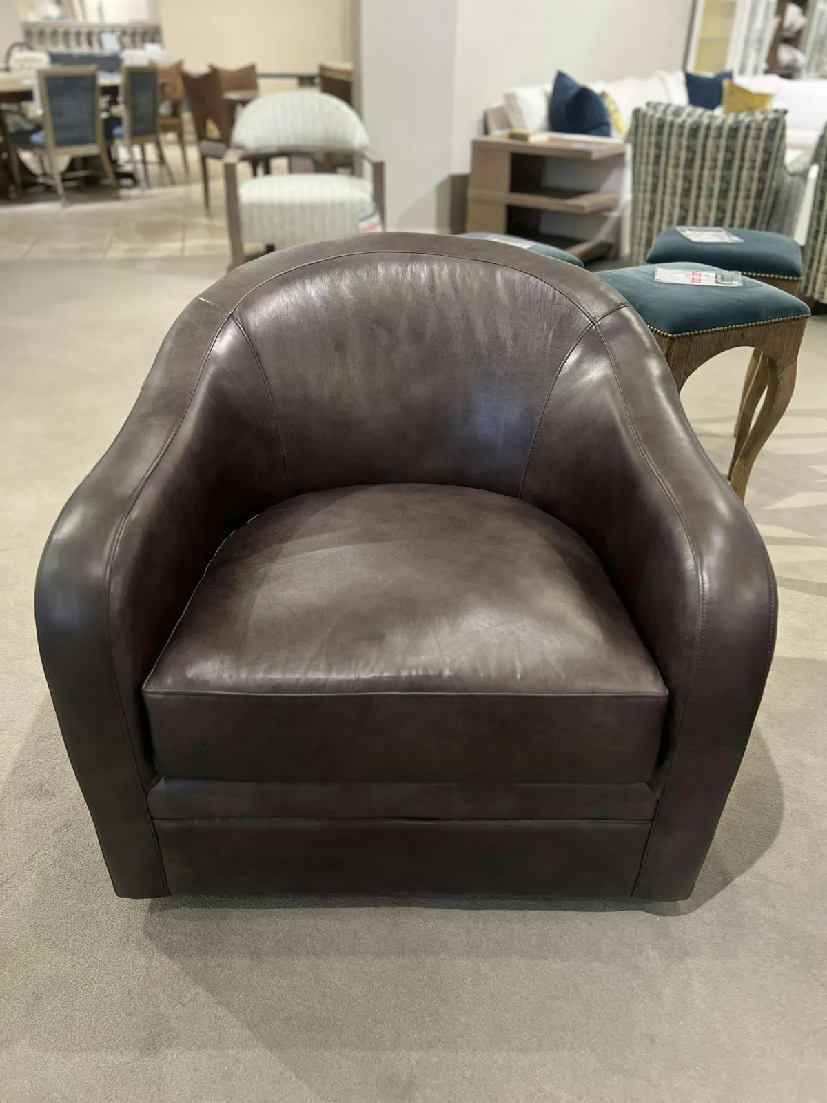 Century PLR-6508 Bramonte Swivel Chair Century PLR-6508 Bramonte Swivel Chair