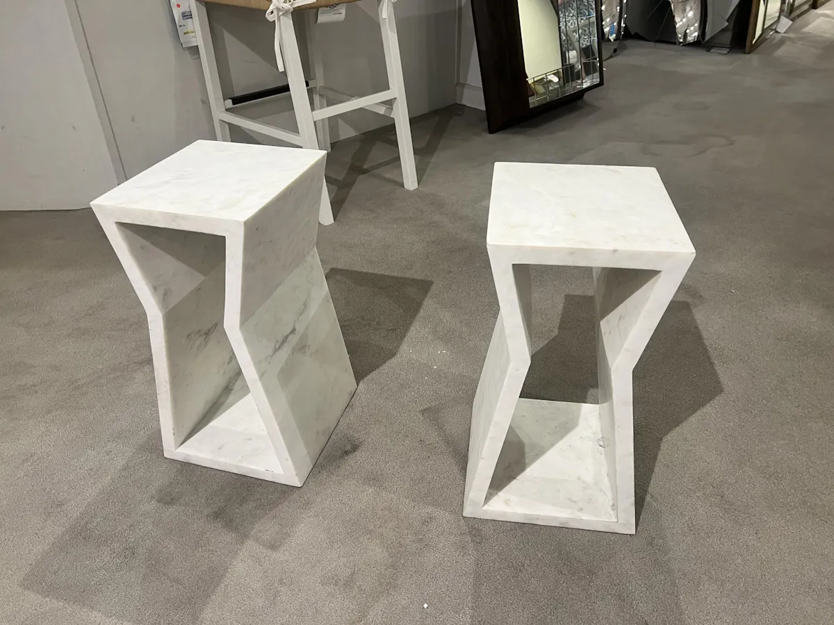 Highland House HH27-106-AS Sienna Accent Table Highland House HH27-106-AS Sienna Accent Table