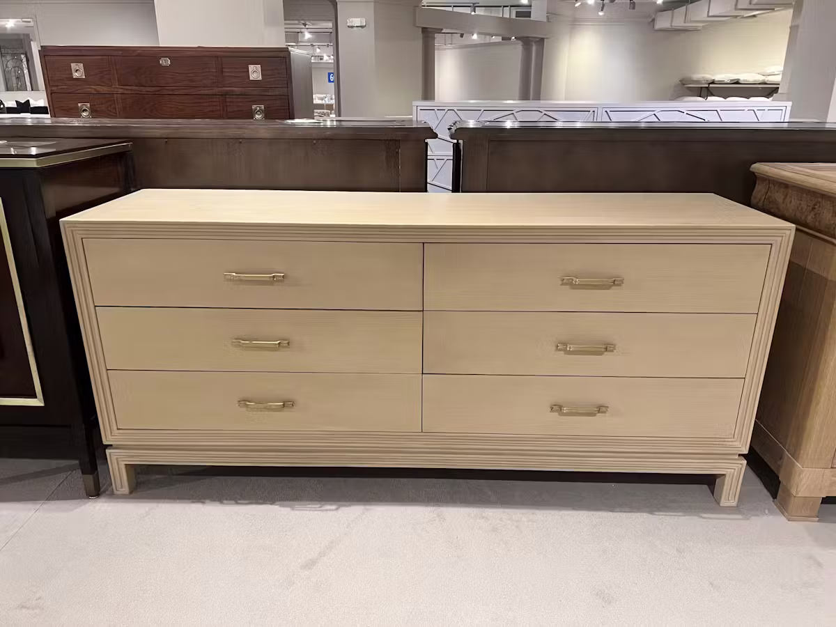 Century C7A-206-V1 Lewis Dresser Century C7A-206-V1 Lewis Dresser