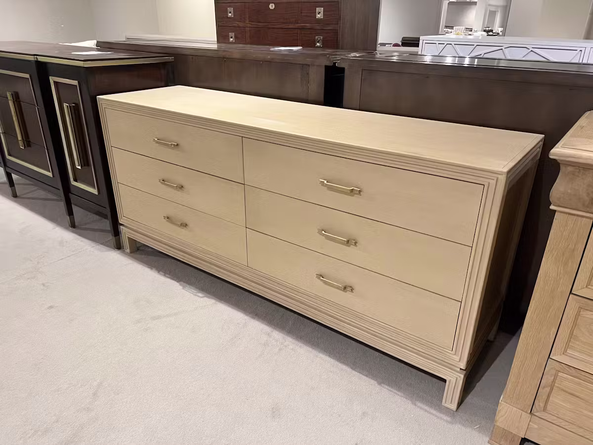 Century C7A-206-V1 Lewis Dresser Century C7A-206-V1 Lewis Dresser
