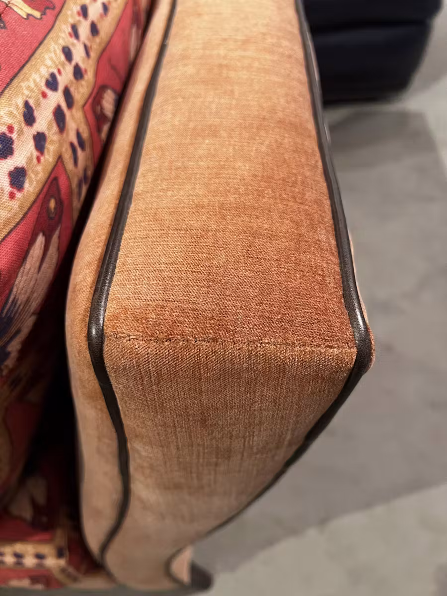 Jessica Charles 377/10410 Brenna Chaise Jessica Charles 377/10410 Brenna Chaise
