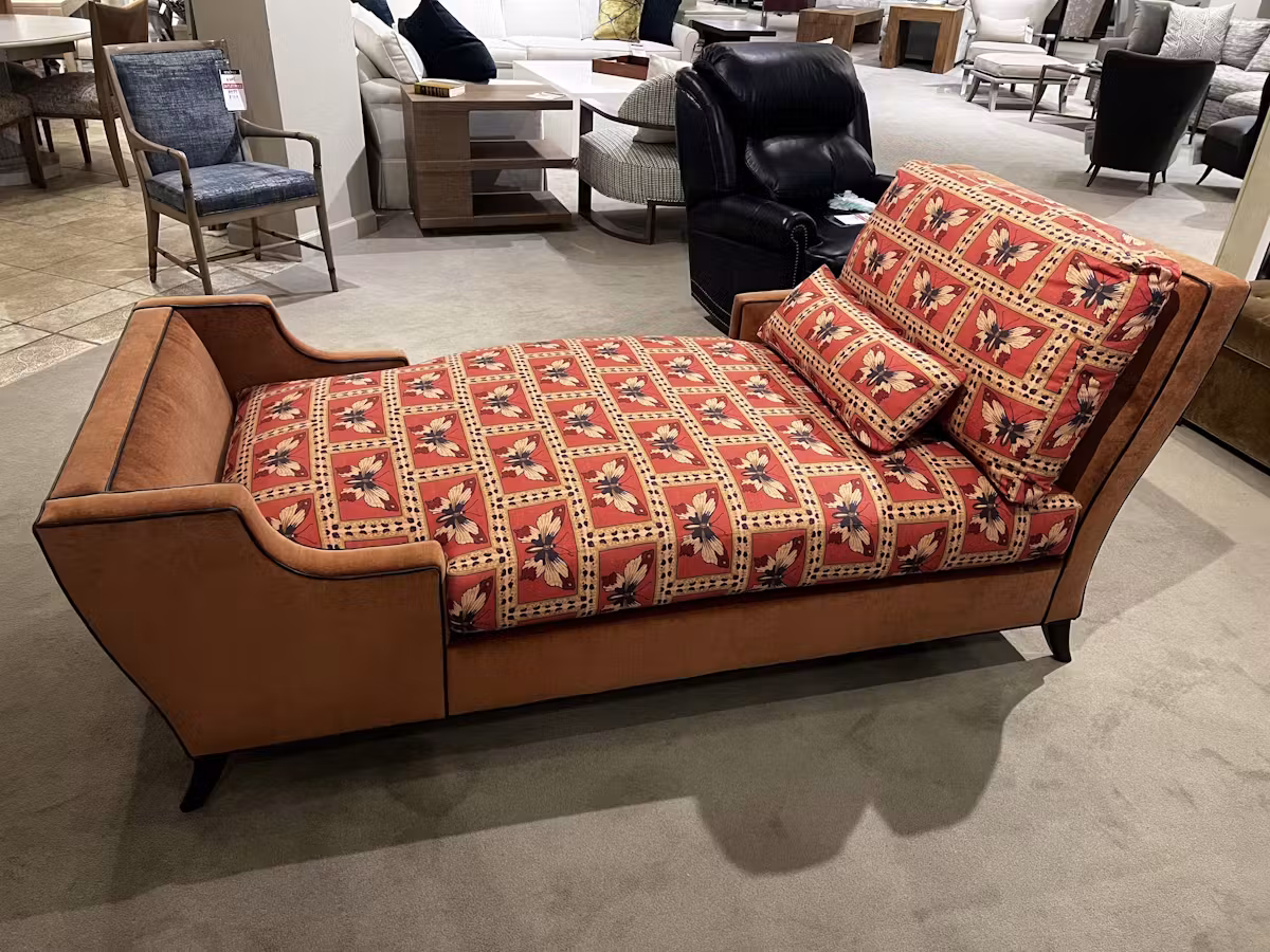 Jessica Charles 377/10410 Brenna Chaise Jessica Charles 377/10410 Brenna Chaise
