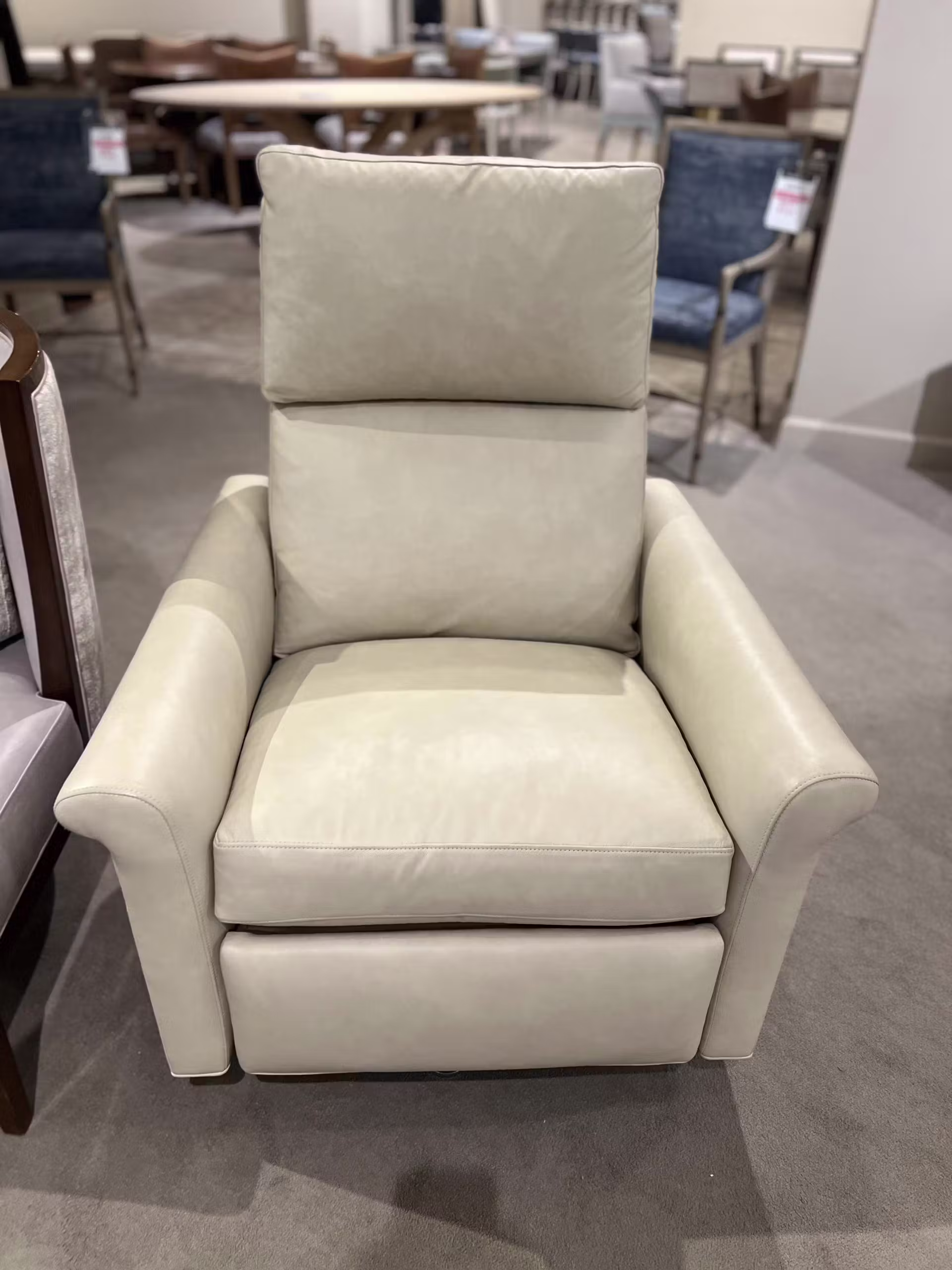 Hancock and Moore ML2/00518 Milo Steel Swivel Base Recliner