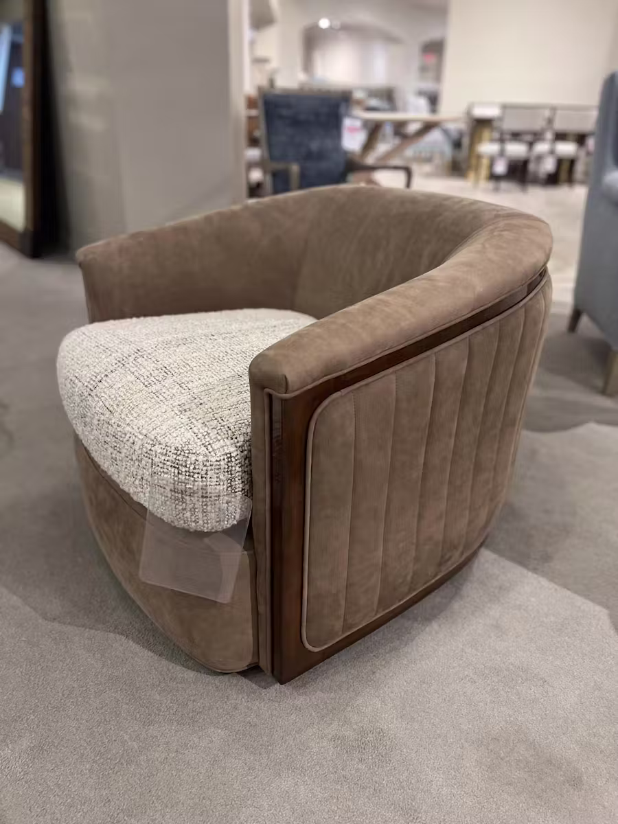 Hancock and Moore 6952-S Summerson Swivel Chair Hancock and Moore 6952-S Summerson Swivel Chair