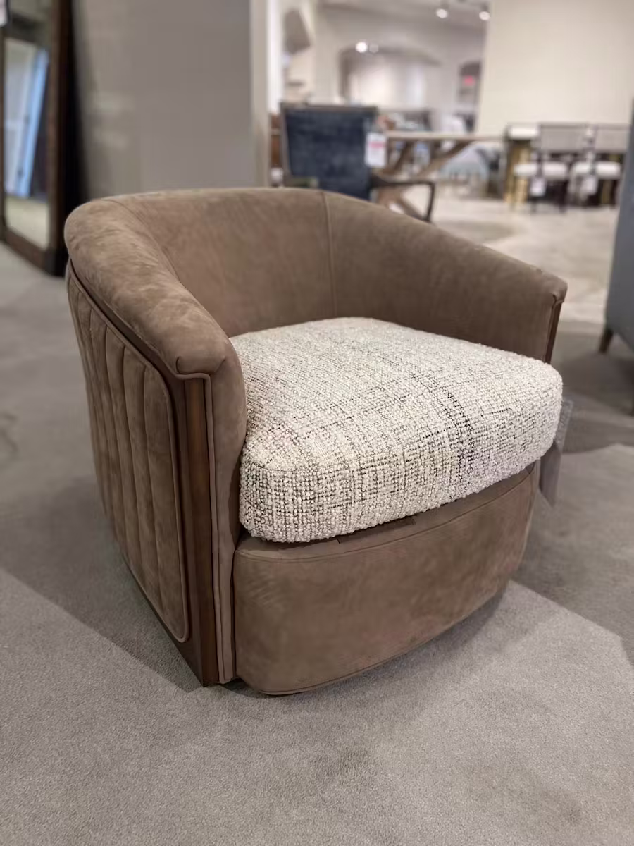 Hancock and Moore 6952-S Summerson Swivel Chair Hancock and Moore 6952-S Summerson Swivel Chair
